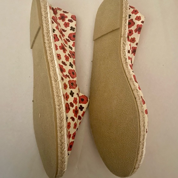 Serra Women's Floral Espadrilles - Red and Cream - Picture 4 of 9